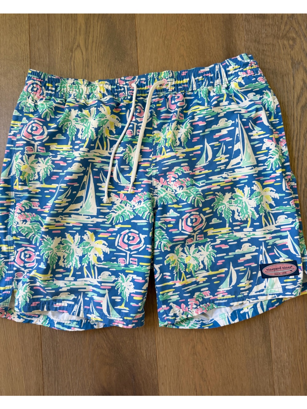 Vineyard Vines Blue Tropical Print Swim Trunks small